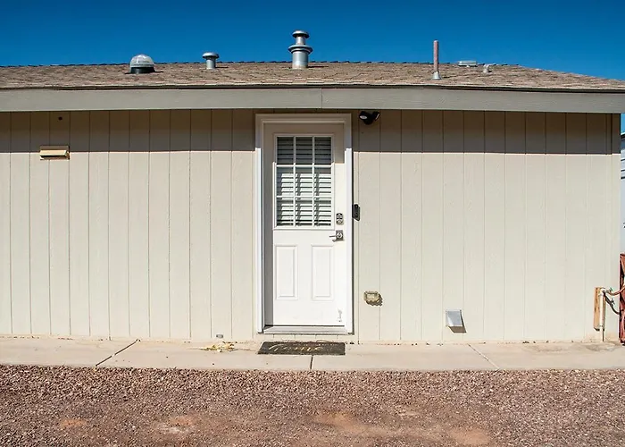 Bayview Beauty River Access And Mountain Views